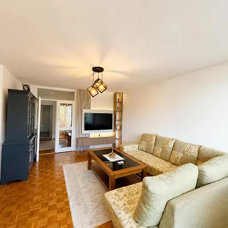 Riverside Apartment, 10min Airport Saraievo